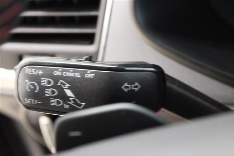 Seat Leon 2,0 TDI 110KW DSG FR ST - fotka 15 z 17
