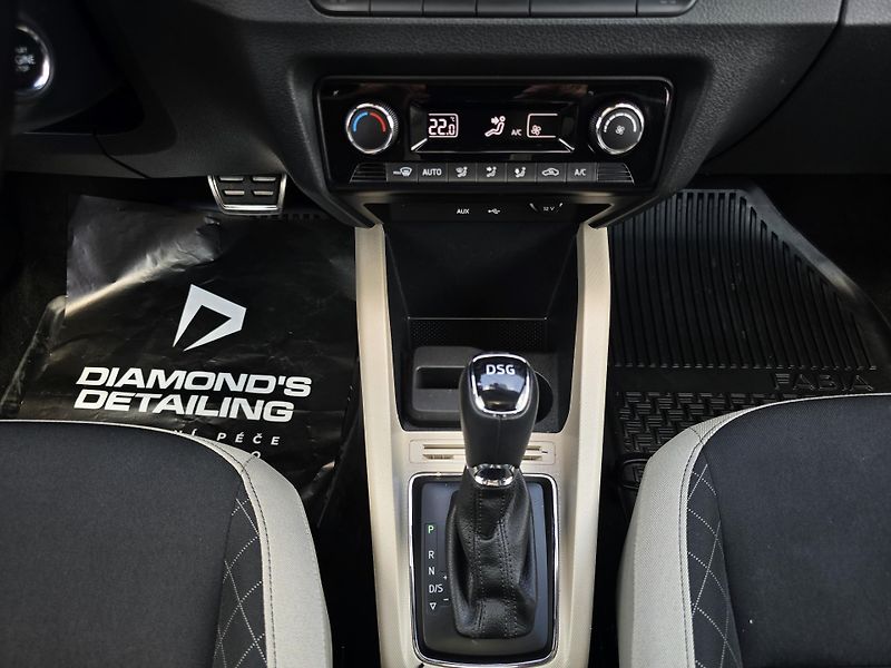Škoda Fabia DSG 1.2TSI 81KW XENON PANORAMA - fotka 23 z 27