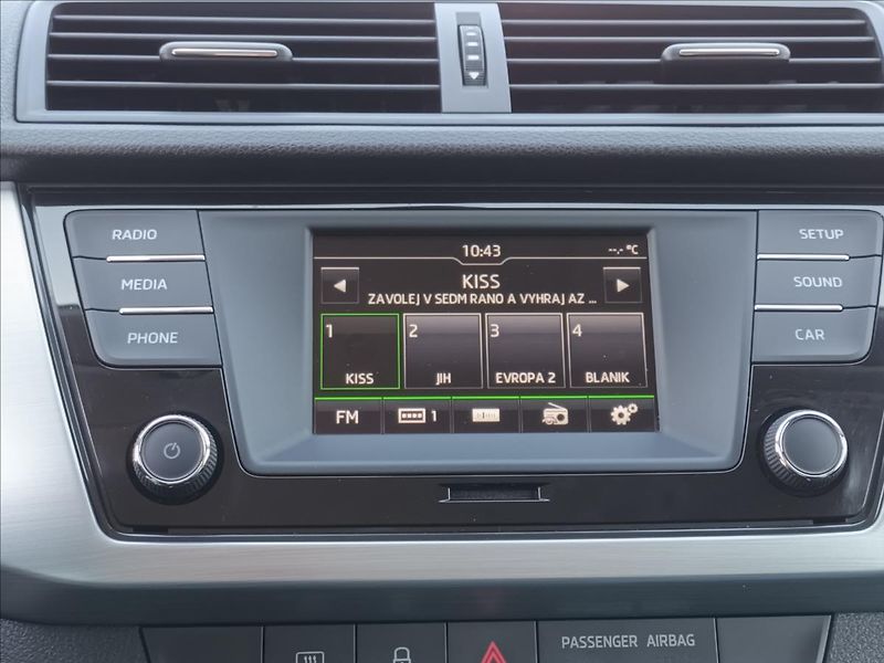 Škoda Fabia 1,2 TSI,66KW,DIGIKLIMA,TEMPOMA - fotka 31 z 36