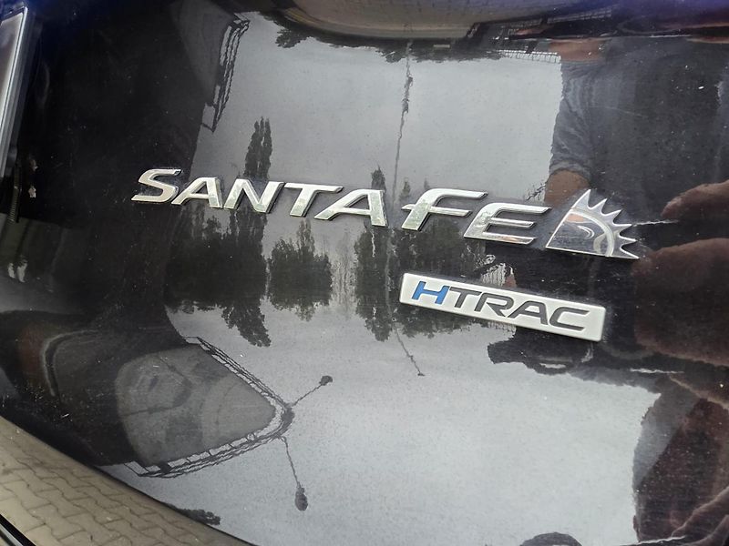 Hyundai Santa Fe 2.2-PREMIUM-AUTOMAT-KŮŽE - fotka 32 z 35