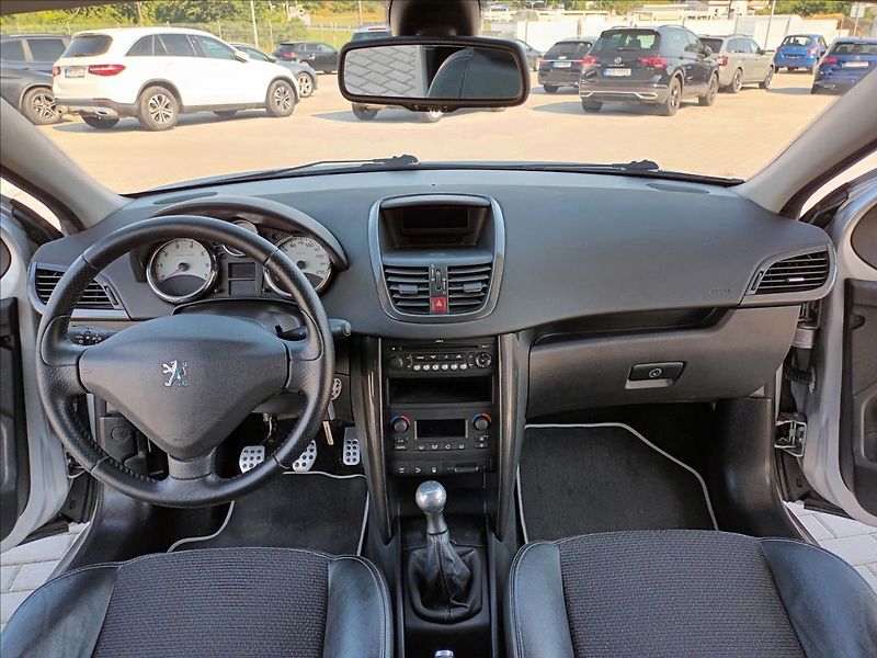 Peugeot 207 1,6 i,110kw,KŮŽE,KOLA,PANORAMA - fotka 11 z 34