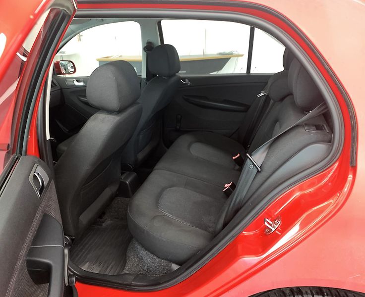 Škoda Fabia 1.2 HTP, ČR - fotka 10 z 21