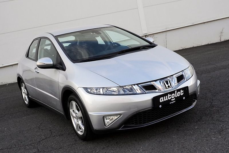 Honda Civic 1.4 i-Vtec ELEGANCE - fotka 3 z 21