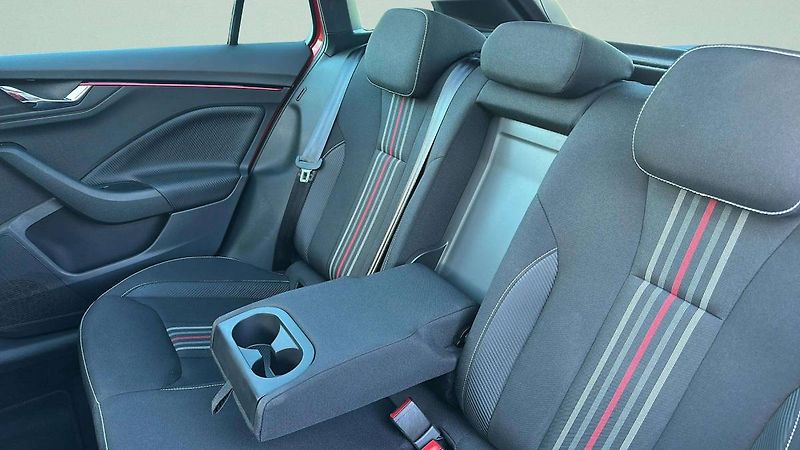 Škoda Scala Monte Carlo 1,0 TSI 85kW MT6/R - fotka 21 z 29