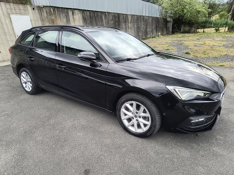 Seat Leon 1.0 eTSi AT 81KWNAVI/MATRIXLED - fotka 9 z 67