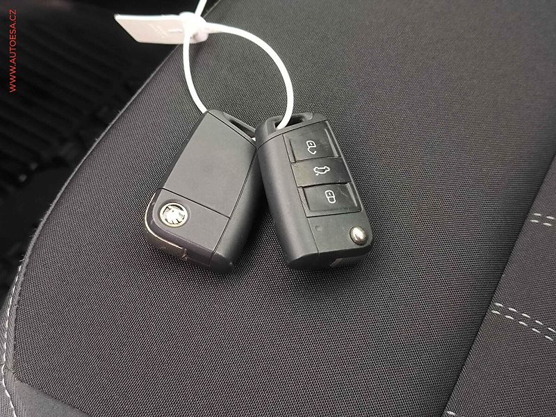 Škoda Fabia (2021) 1.0 TSi, 1.maj,ČR, Style - fotka 21 z 21