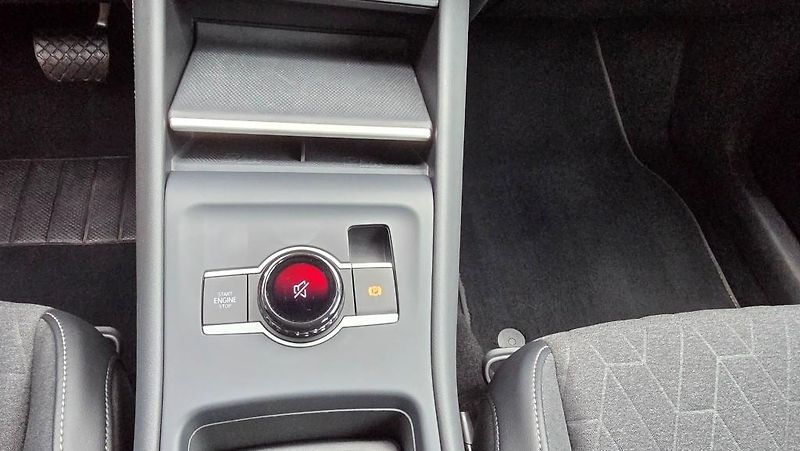 Volkswagen Tayron (2025) 2.0 TDI 142kW 4x4 DSG7 7míst - fotka 37 z 41
