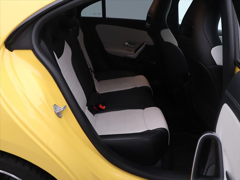 Mercedes-Benz CLA 2,0 250 165kW AMG-paket CZ - fotka 13 z 31