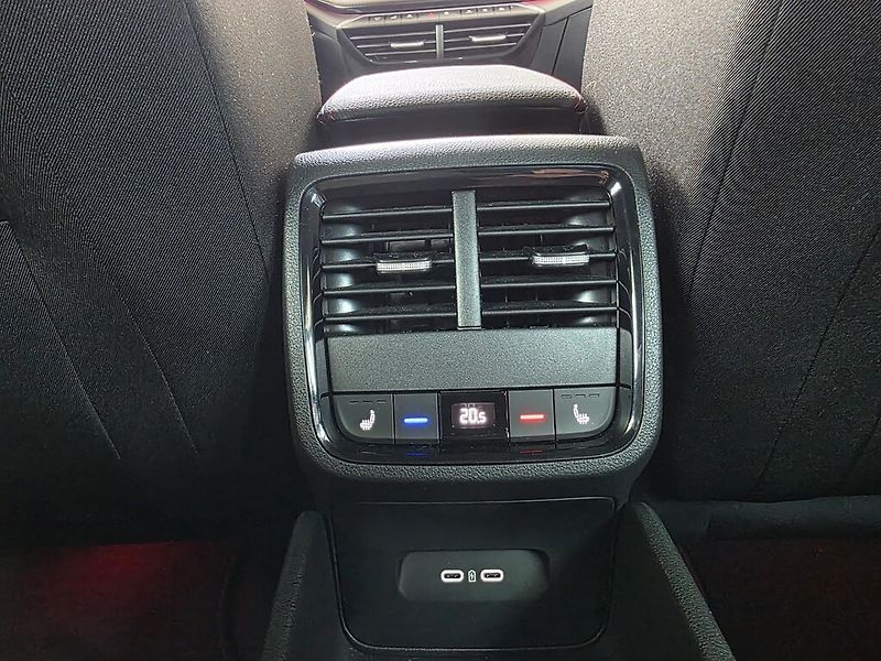 Škoda Octavia Combi DSG 2,0 TSi 195 kW RS - fotka 23 z 24