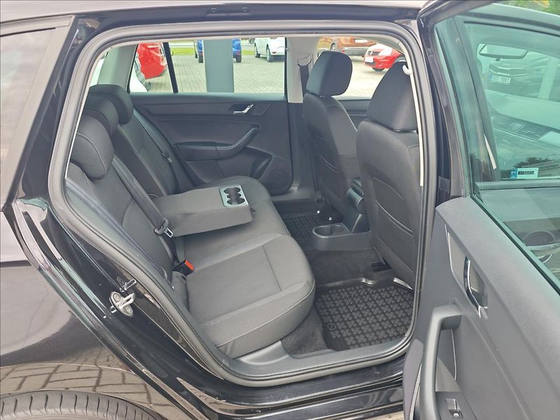 Škoda Rapid 1,6 TDI CR 66kW 7DSG  Spacebac - fotka 13 z 20