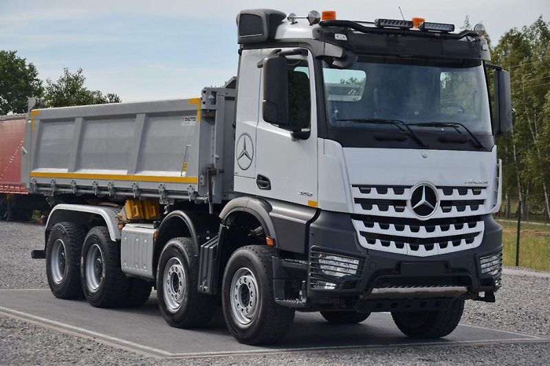 Mercedes-Benz (2018) Arocs 3252 8x4 Bordmatik  - fotka 3 z 27