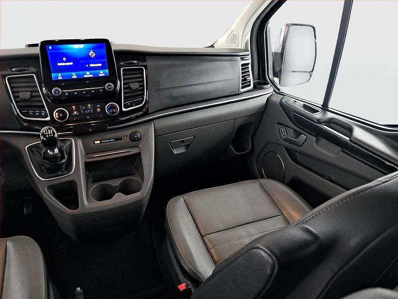 Ford Tourneo Custom (2021) Titanium 2.0 EcoBlue, ČR, 1Maj - fotka 8 z 18