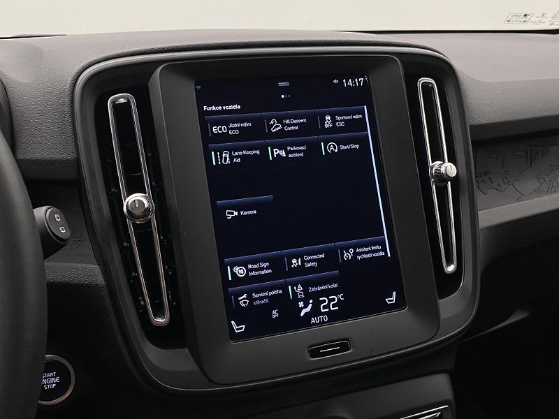 Volvo XC40 T2 ESSENTIAL  - fotka 31 z 37