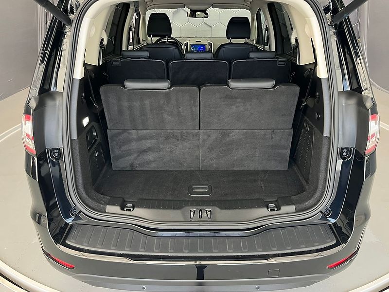 Ford Galaxy 2.5 HEV TITANIUM 7 míst - fotka 35 z 58