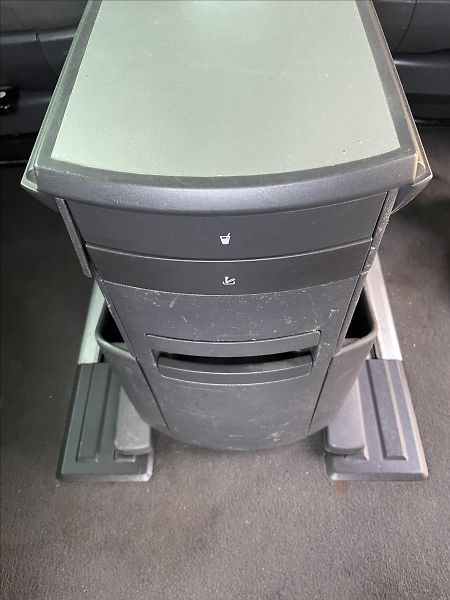 Volkswagen Multivan 2,5 TDI 95kW*tažné*aut. klima* - fotka 26 z 40
