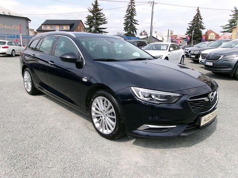 Opel Insignia ST 2.0 Turbo 191kW 4x4 automat - fotka 6 z 43