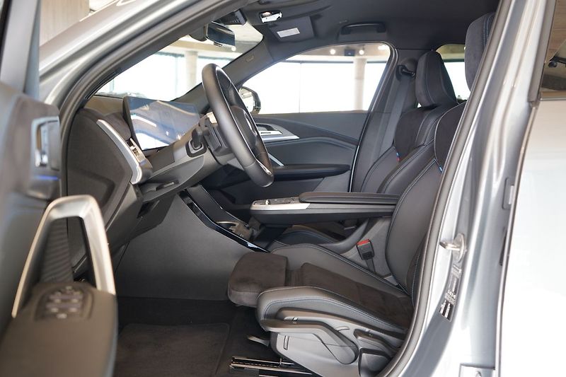 BMW X2 20i sDrive, M Paket - fotka 17 z 41