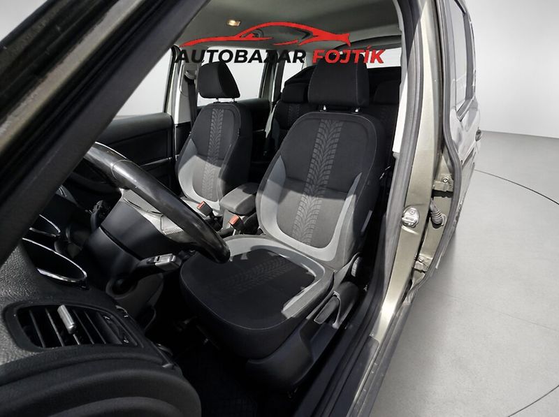 Škoda Yeti (2014) 2.0 TDi 125kw Adventure 4x4 - fotka 9 z 44