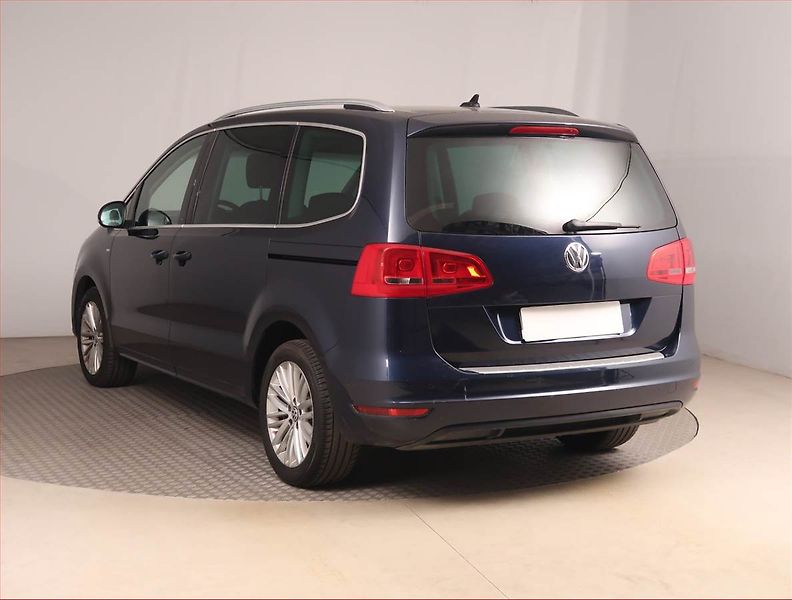 Volkswagen Sharan (2015) 2.0 TDI, Automat, 7 míst - fotka 4 z 18
