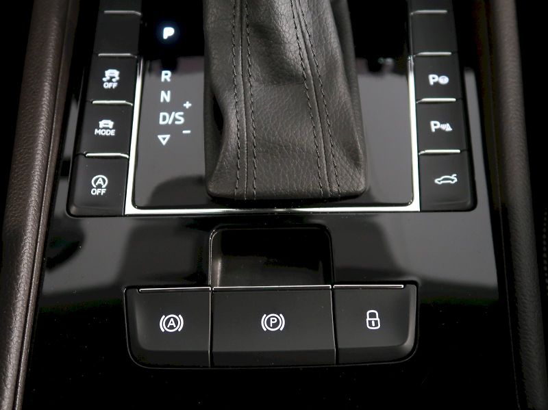 Škoda Superb (2020) LAURIN&KLEMENT 2.0TDI 140KW DS - fotka 39 z 48