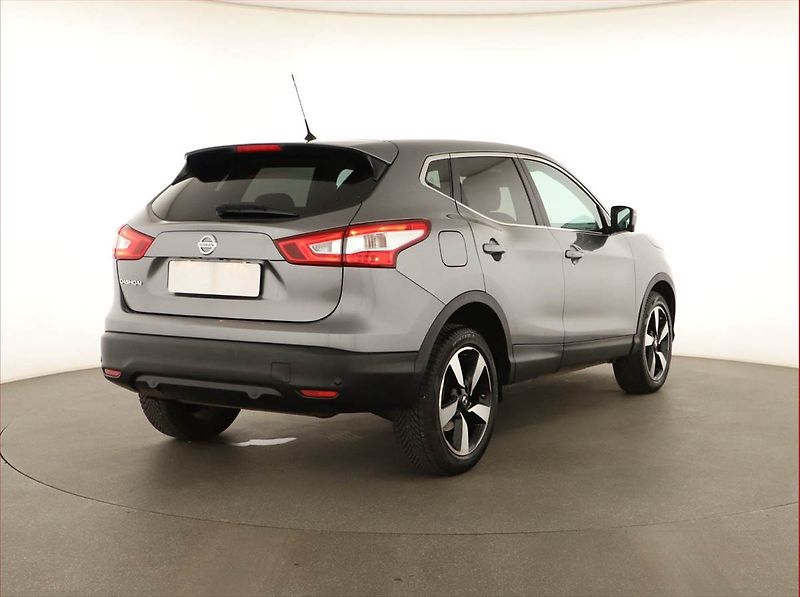 Nissan Qashqai (2017) 1.2 DIG-T, Automat, Tempomat - fotka 5 z 17