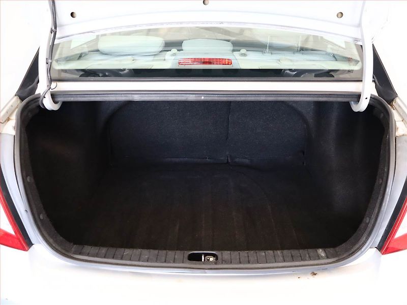 Hyundai Accent (2008) 1.4i, po STK, jezdí dobře - fotka 11 z 12