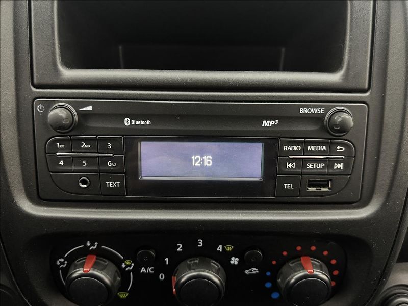Opel Vivaro 1,6 89kW KLIMA DPH 1.MAJ CZ TZ - fotka 16 z 32