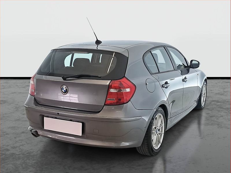 BMW Řada 1 (2011) 118d, po STK, zamluveno - fotka 5 z 18