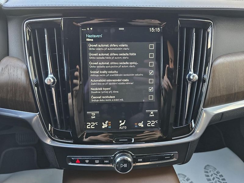Volvo V90 221kW B6 4x4 R-DESIGN -DPH - fotka 31 z 45