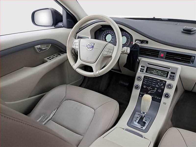 Volvo V70 (2009) 2.4 D, Automat, po STK - fotka 7 z 17