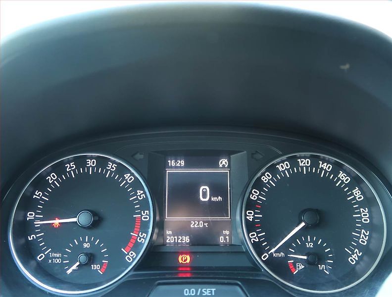 Škoda Fabia (2015) Ambition 1.4 TDI, Tempomat - fotka 11 z 13