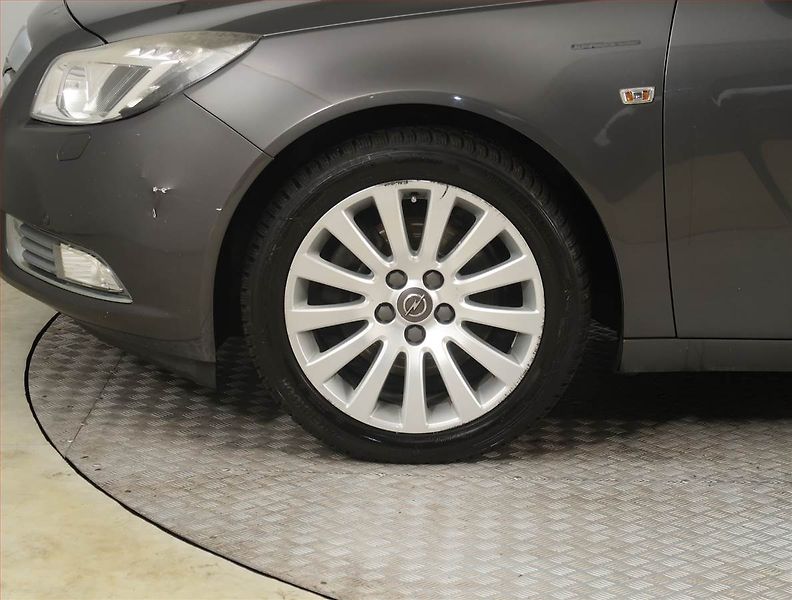 Opel Insignia (2011) 2.0 CDTI, 4X4, Serv.kniha - fotka 15 z 19