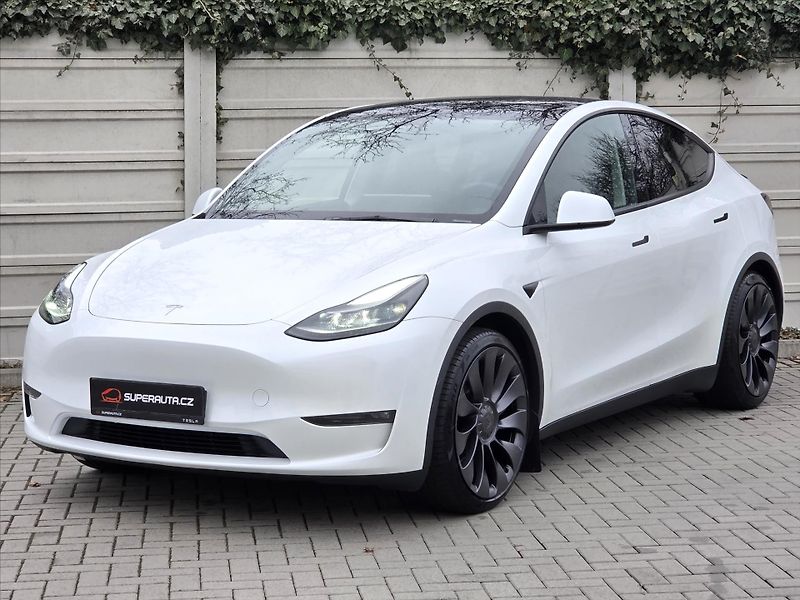 Tesla Model Y Performance 393kW Tov.Zár. 1.m - fotka 3 z 19