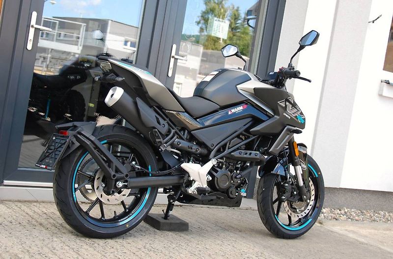 CFMOTO (2026) 125NK BLACK - fotka 3 z 25
