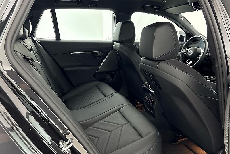 BMW Řada 5 540d xDrive Touring - fotka 11 z 24