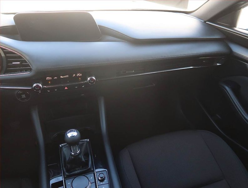 Mazda 3 (2021) 2.0 Skyactiv-G, 70TKM,Klima - fotka 8 z 23