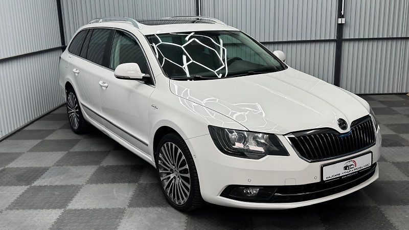 Škoda Superb (2014) Laurin & Klement - fotka 1 z 22