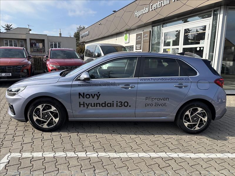 Hyundai i30 1,5 i CVVT  hatchback STYLE - fotka 2 z 20