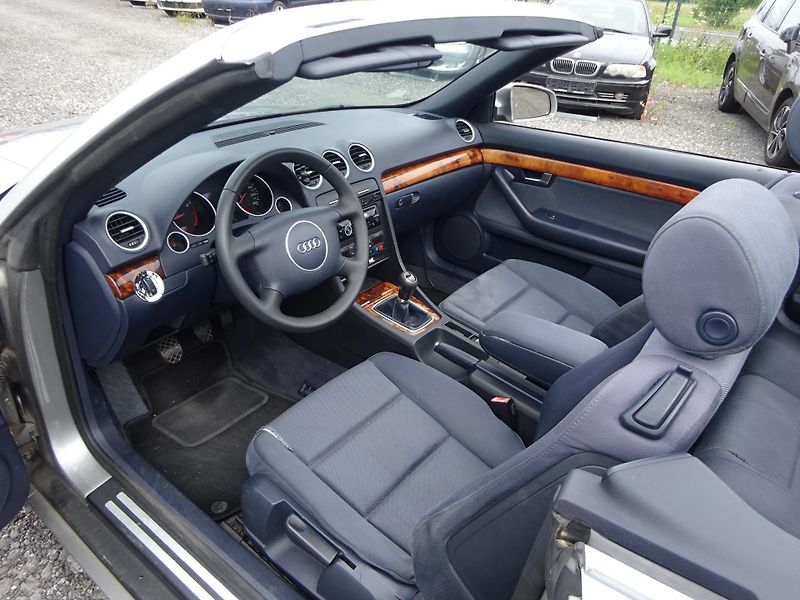 Audi A4 (2003) 1.8T 120kW KABRIO MANUÁL - fotka 4 z 17