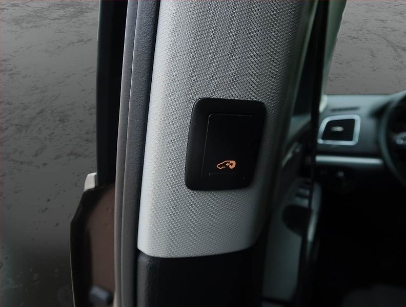Volkswagen Sharan (2012) 2.0 TDI BMT, Serv.kniha, Kůže - fotka 26 z 28