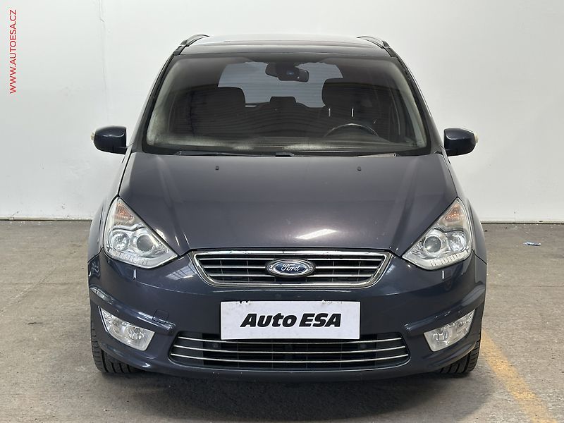 Ford Galaxy (2012) 2.0TDCi 7míst, AT, navi - fotka 2 z 21