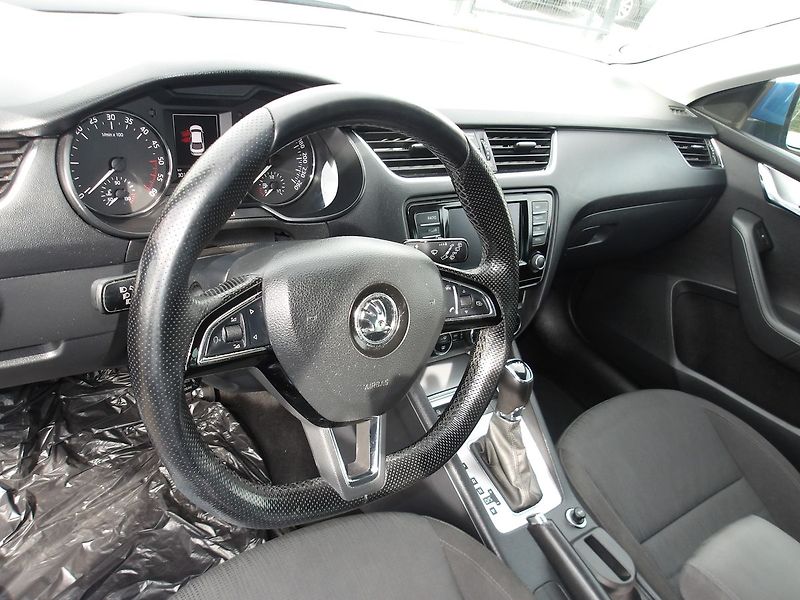 Škoda Octavia 1,6TDi 81kW DSG ! ČR !  KRASAV - fotka 19 z 33