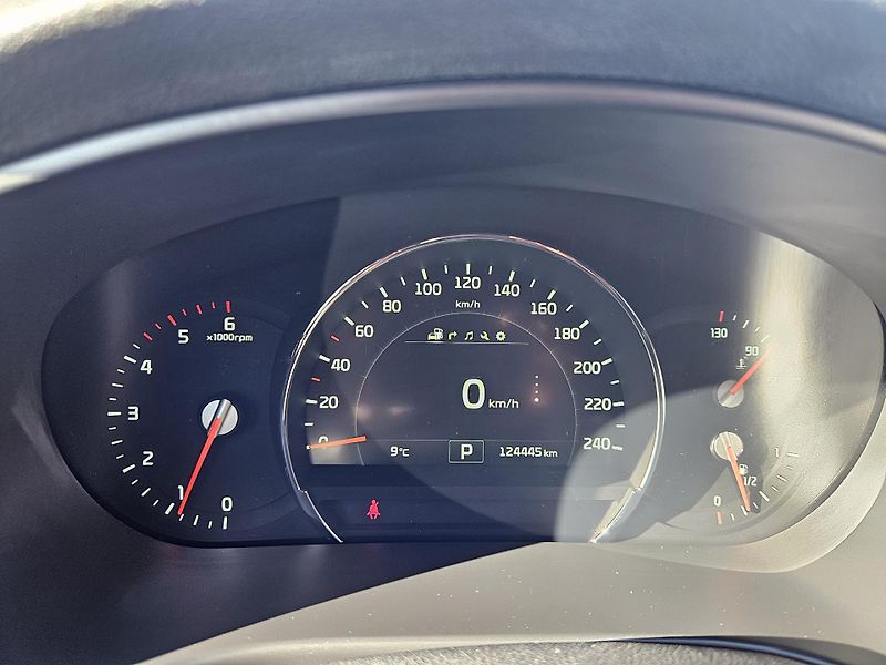 Kia Sorento (2016) 2.2CRDI 147kw, 4X4 TOP STAV - fotka 15 z 26