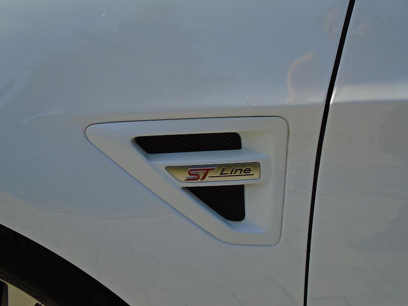 Ford S-MAX 2,0EcoBlue 140kW AWD ST-Line A - fotka 14 z 50
