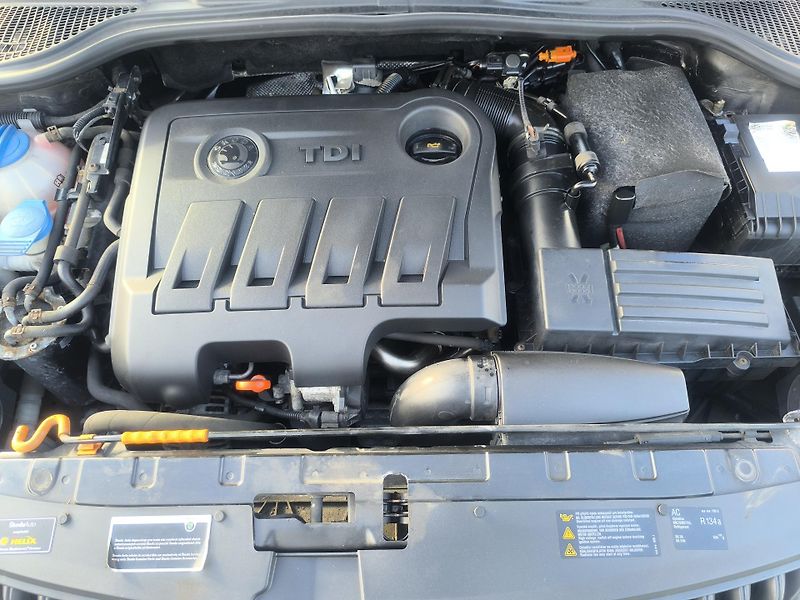 Škoda Yeti 2.0TDI 4X4 103KW,KRÁSNÝ,140TKM - fotka 26 z 29