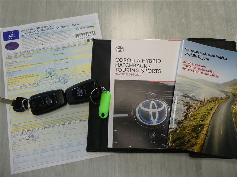 Toyota Corolla 2,0 Hybrid e-CVT GR Sport 112k - fotka 41 z 44