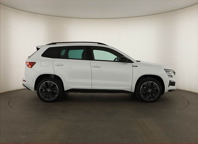 Škoda Karoq (2025) 1.5 TSI, SPORTLINE, AUTOMAT - fotka 6 z 20