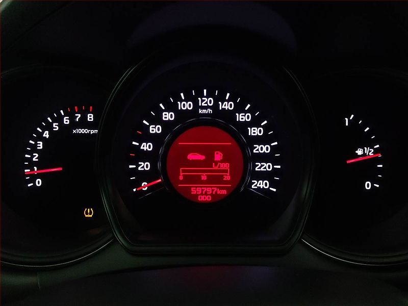 Kia Ceed (2017) 1.4 CVVT, Serv.kniha - fotka 11 z 15
