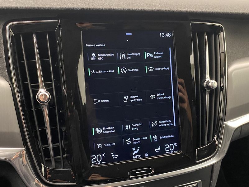 Volvo V90 D4 MOMENTUM AUT  - fotka 37 z 39