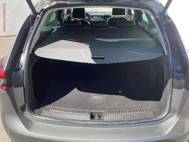 Opel Insignia (2019) 2.0 CDTI, autoAC - fotka 7 z 17